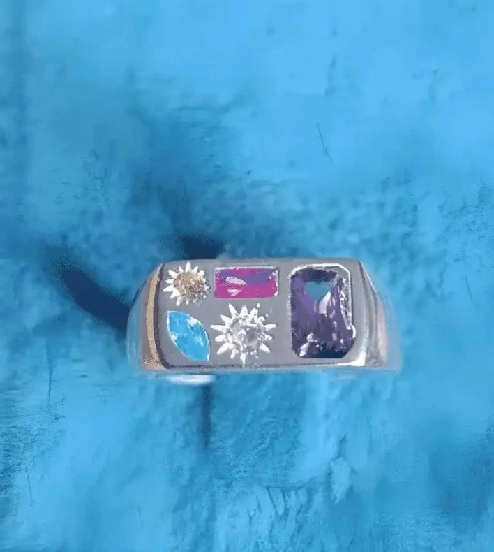 Gümüş Signet Ring Model Yüzük – Şık ve Modern Kadın Takı