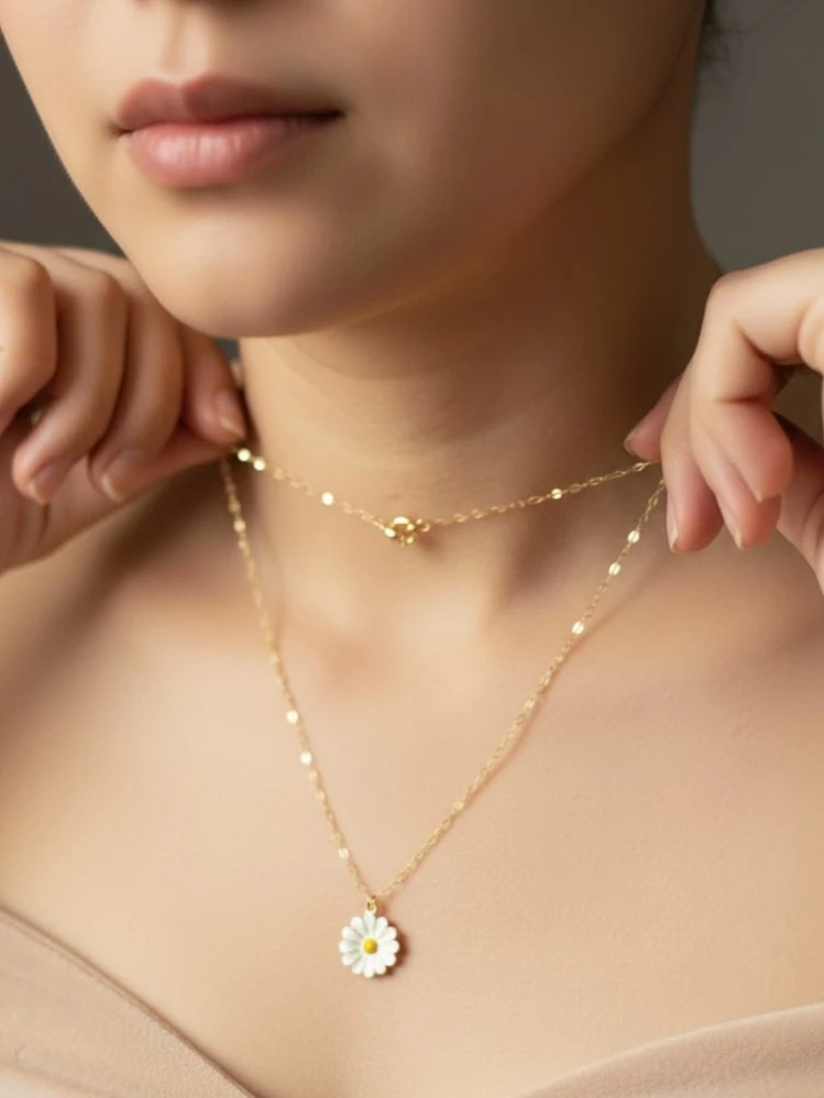 Gümüş Papatya Kolye – 14K Altın Kaplama Zarif Kadın Takı Modeli