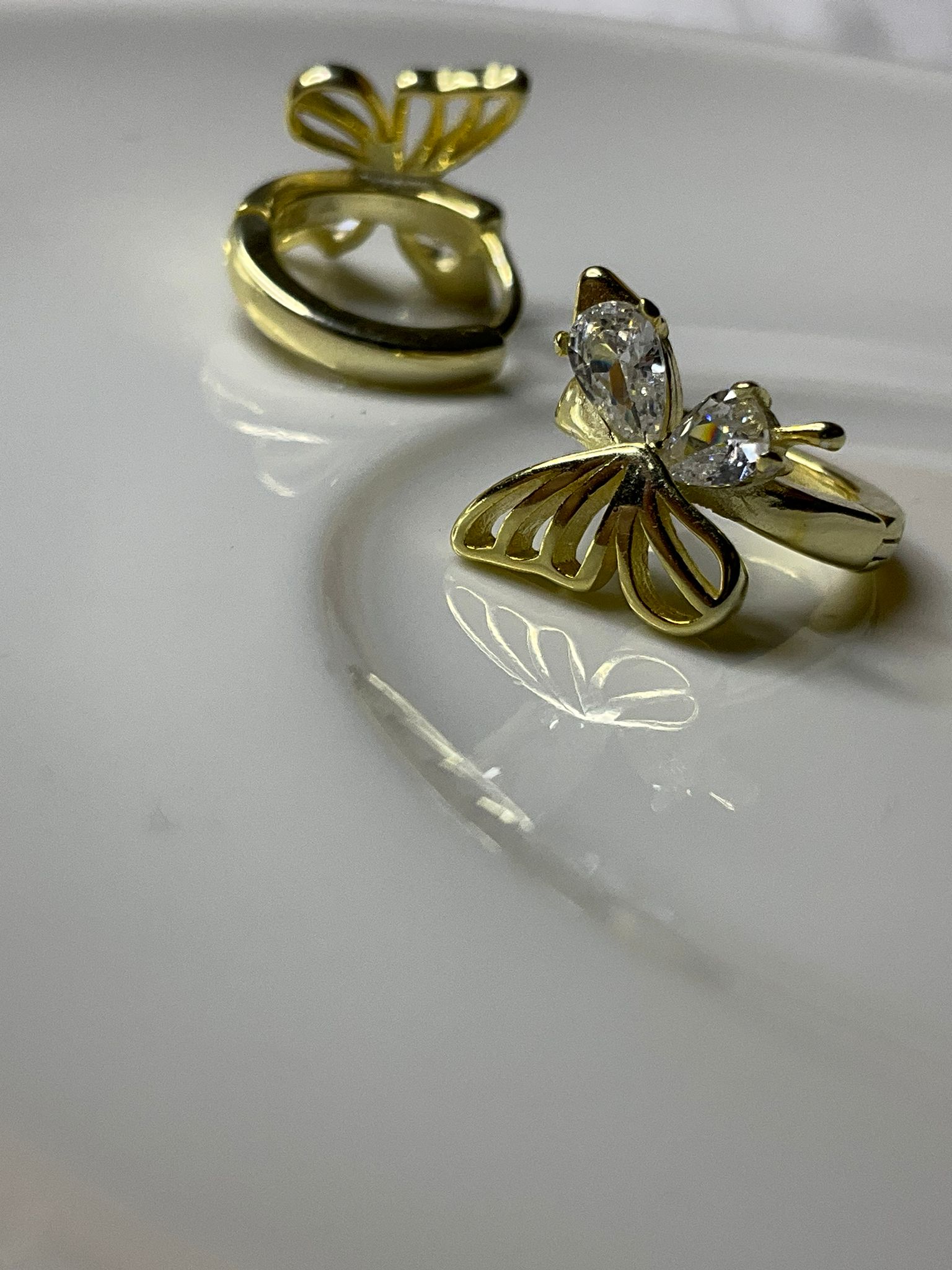 KELEBEK  HALKA GÜMÜŞ ZİRKON TAŞLI KÜPE