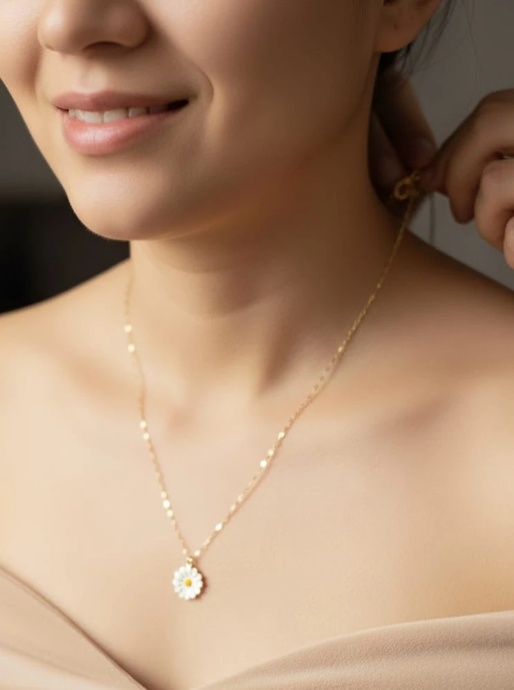 Gümüş Papatya Kolye – 14K Altın Kaplama Zarif Kadın Takı Modeli