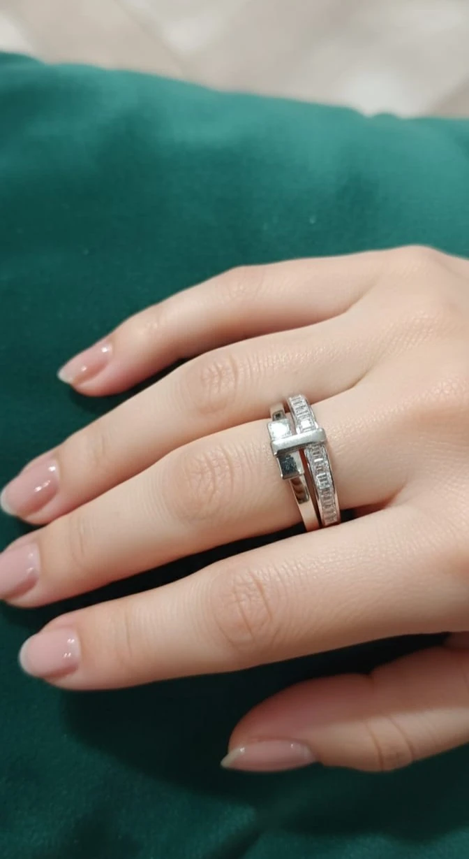 925 Ayar Gümüş T-Bar Çapraz Baget Taşlı İki Sıralı Sarmaş Yüzük – Zarif ve Şık Kadın Takı