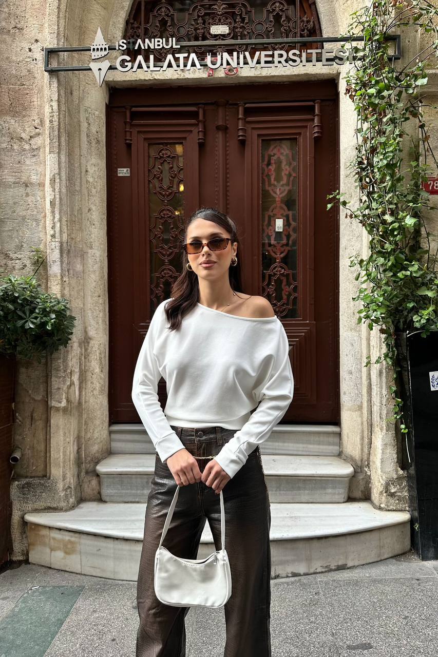 Oysh Kayık Yaka Ribanalı Bluz