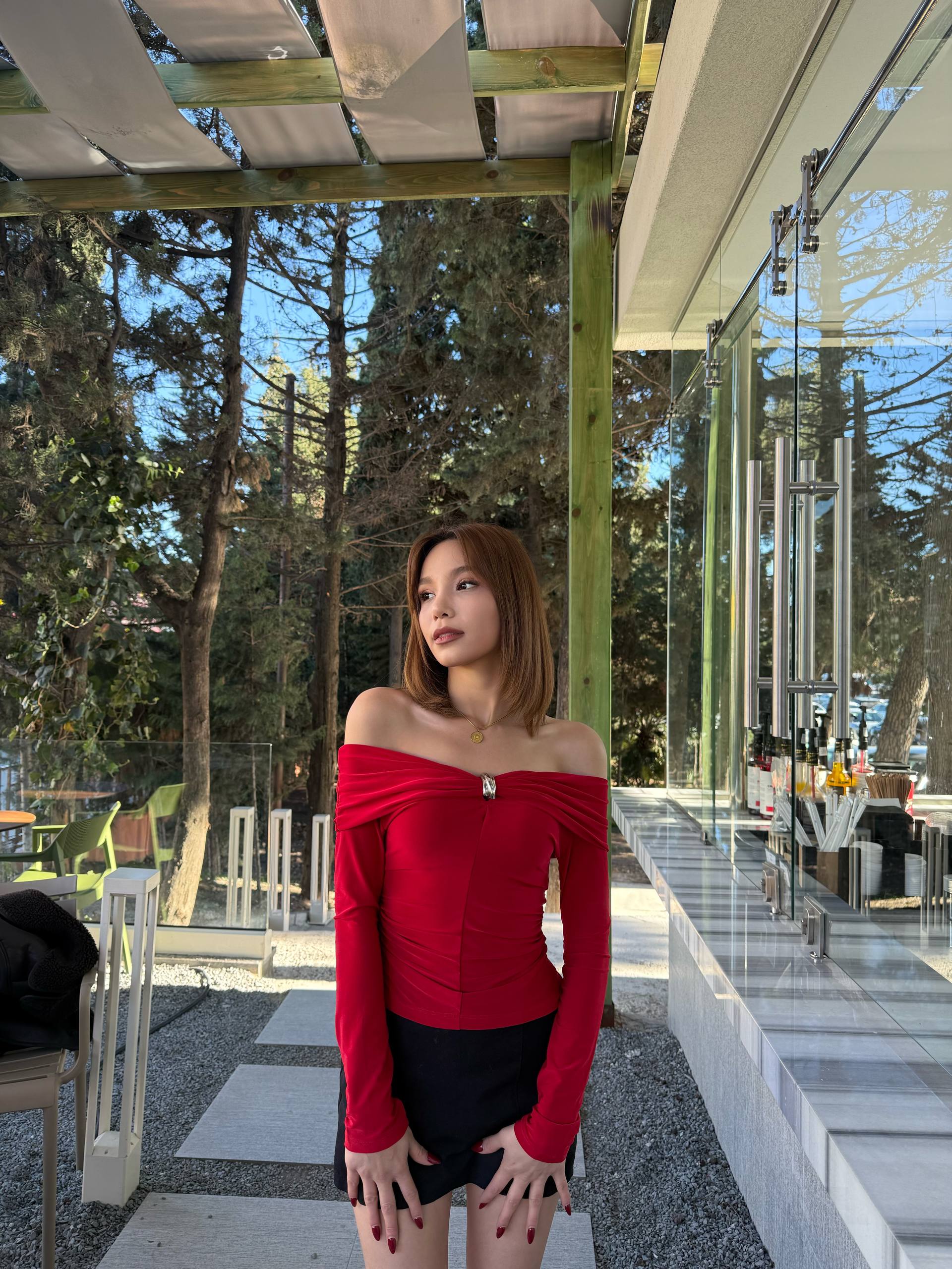 Sendy Madonna Göğüs Tokalı Bluz