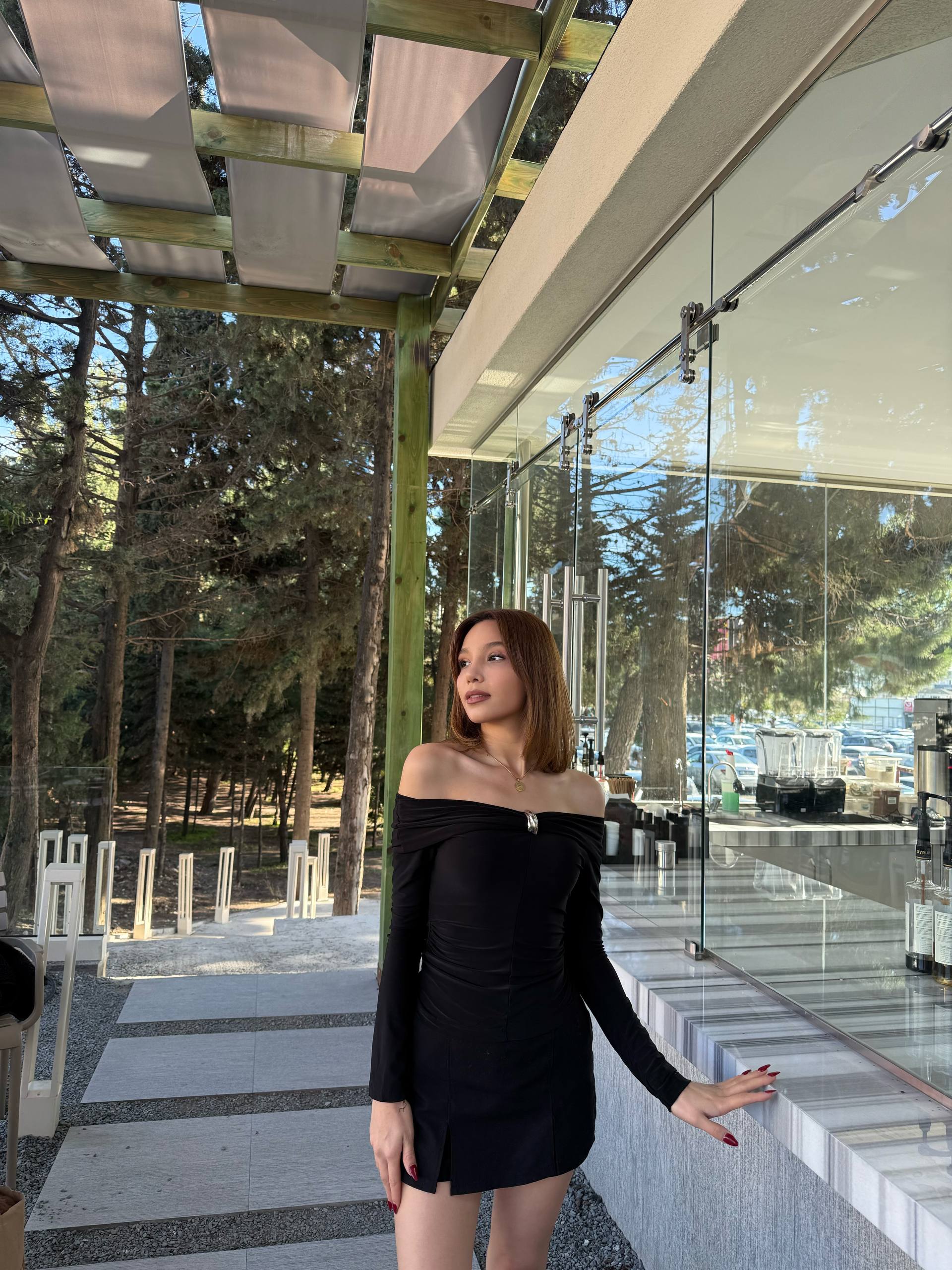 Sendy Madonna Göğüs Tokalı Bluz - siyah