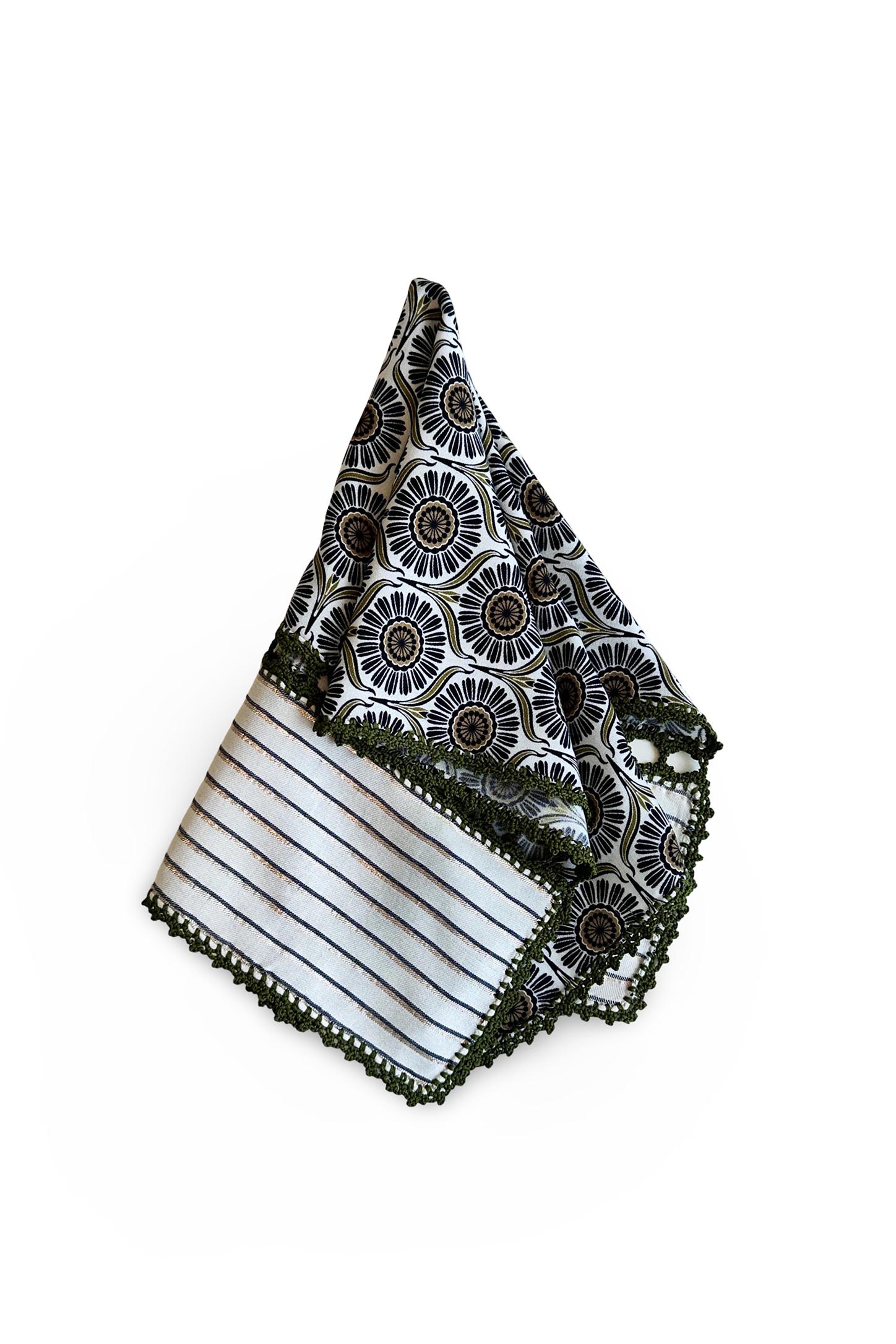 Elişi Dantel Kenarlı Desenli Peçete