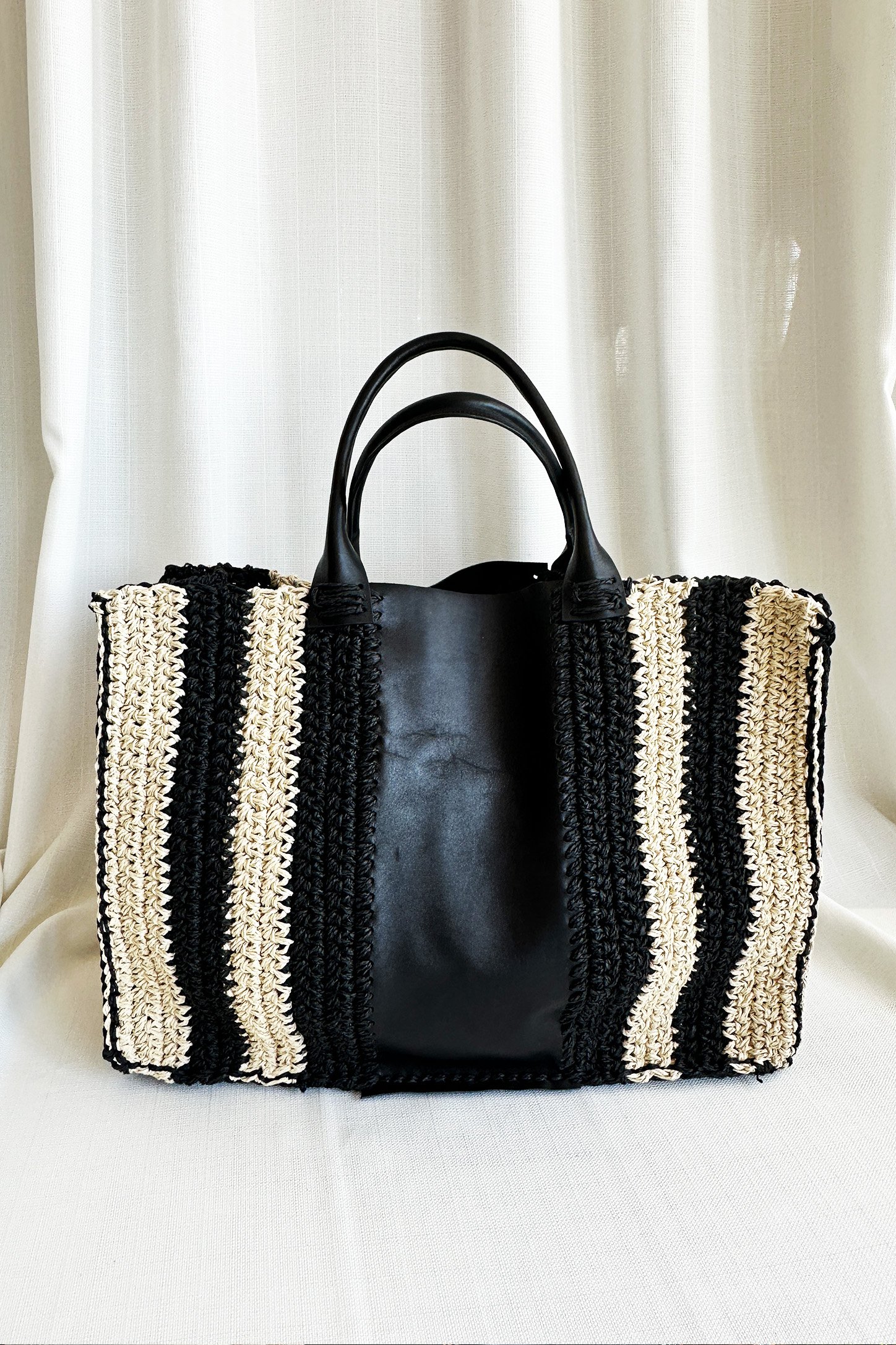 Hand Knitted Bag with Leather Handle