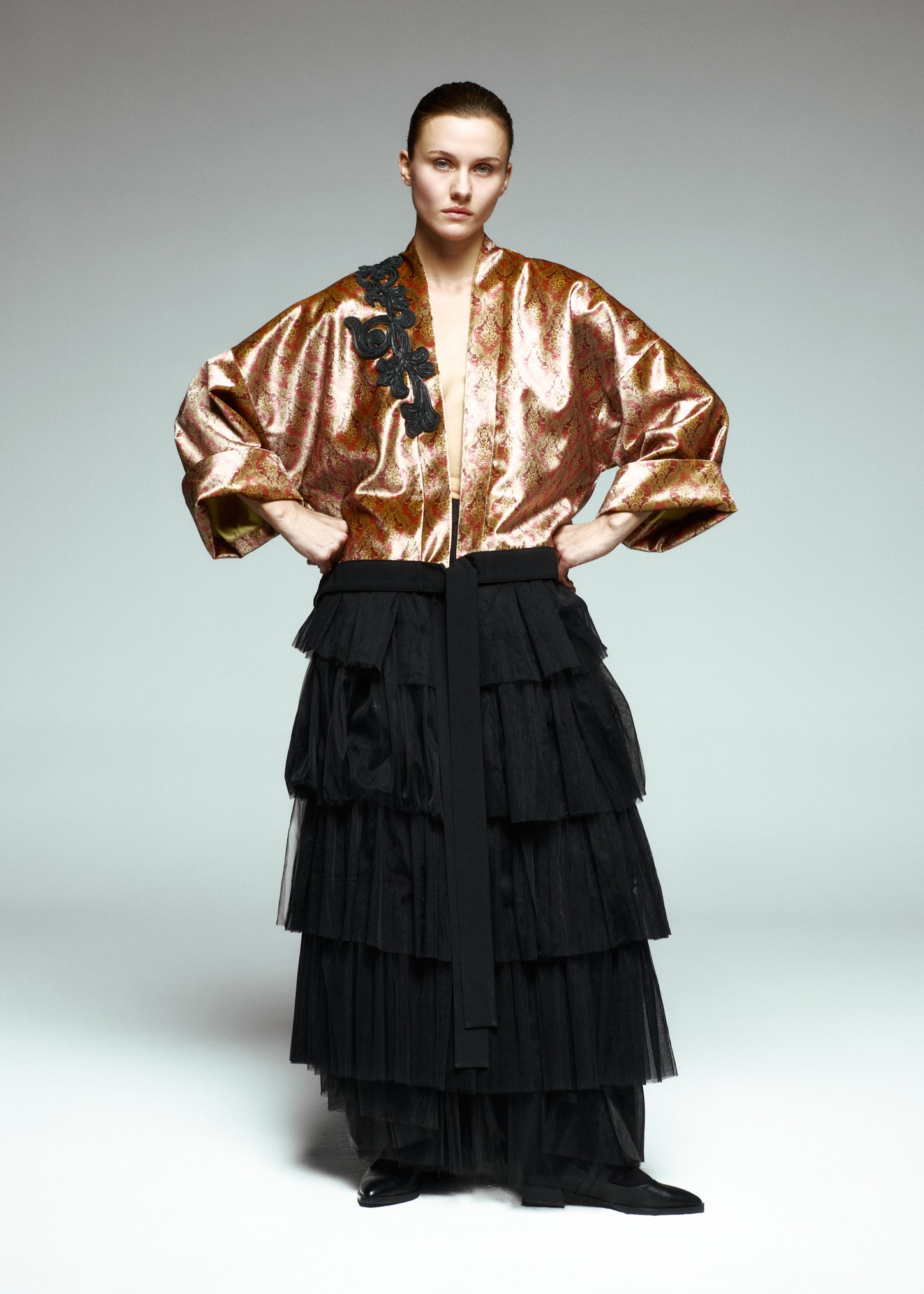 Belden Bağlamalı Omuzu Deri Aplike İşlemeli Ceket 