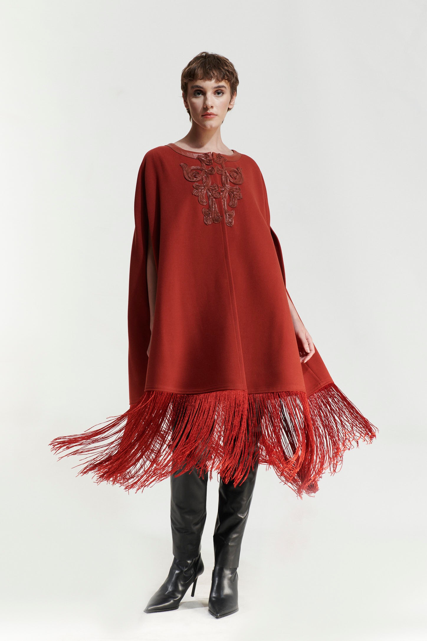 LEATHER EMBROIDERED CACHET CAPE COAT