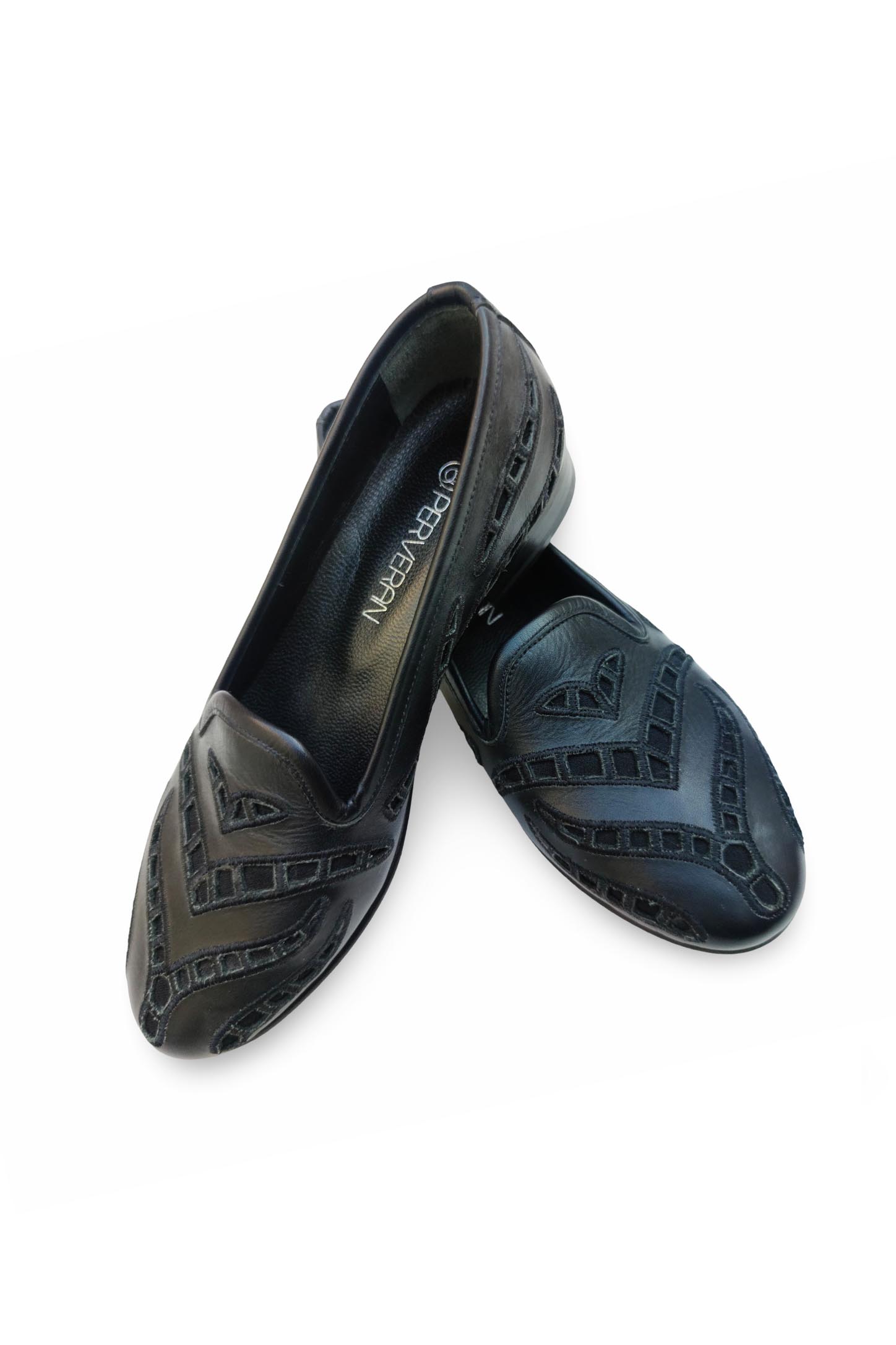 Nakış İşlemeli Hakiki Deri Yemeni