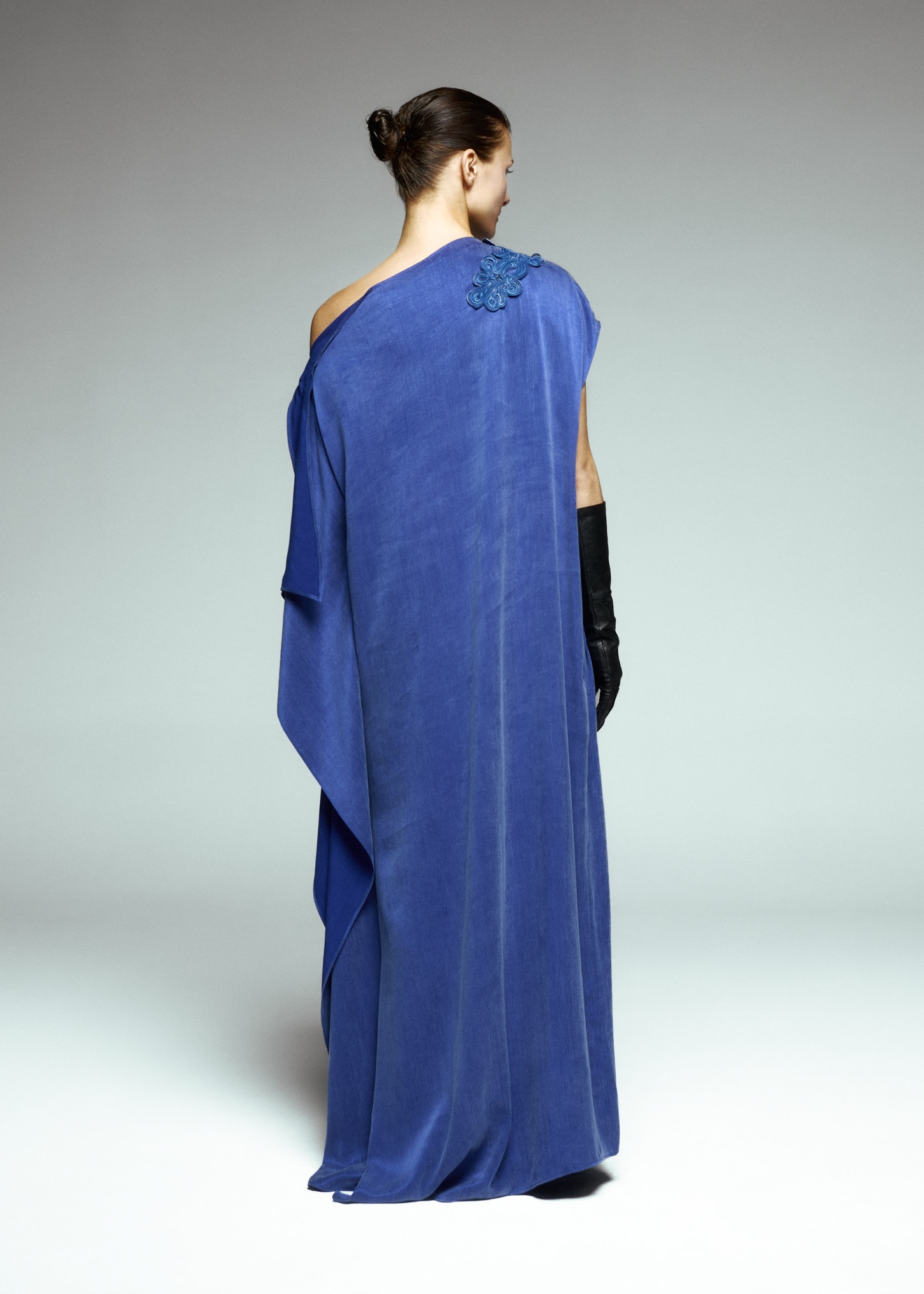 Deri Elişi Çiçek İşlemeli Cupra Uzun Elbise