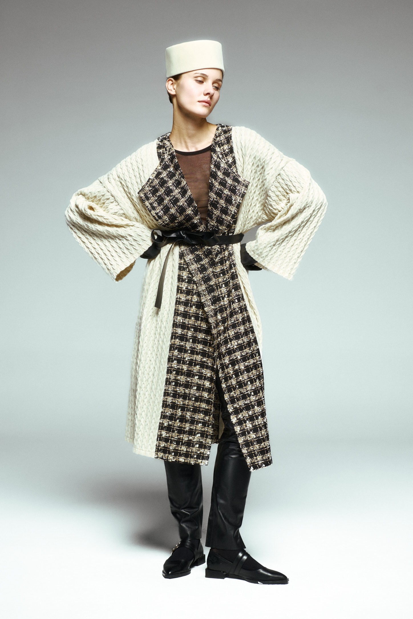 Ekose Kaşe Ve Saç Örgü Triko Deri Kemerli Ceket 