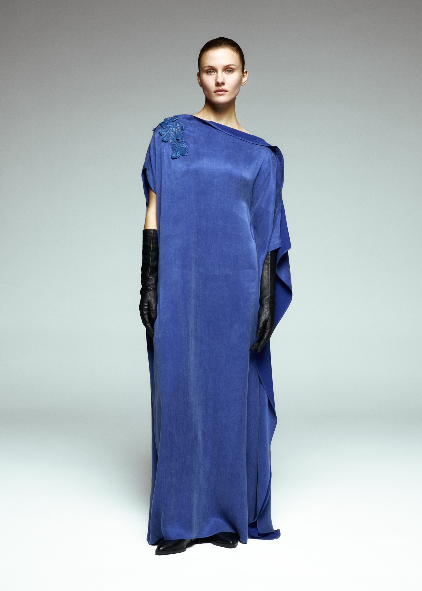 Deri Elişi Çiçek İşlemeli Cupra Uzun Elbise