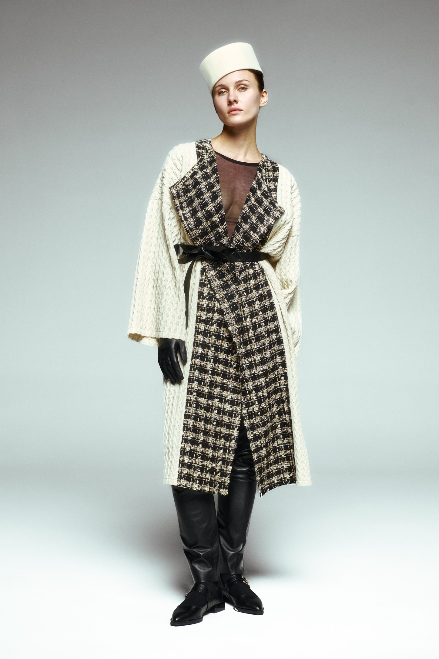 Ekose Kaşe Ve Saç Örgü Triko Deri Kemerli Ceket 