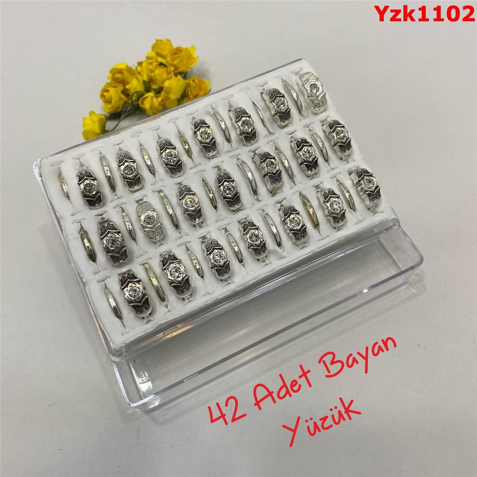 P-112 42li Taşlı Bayan Yüzük