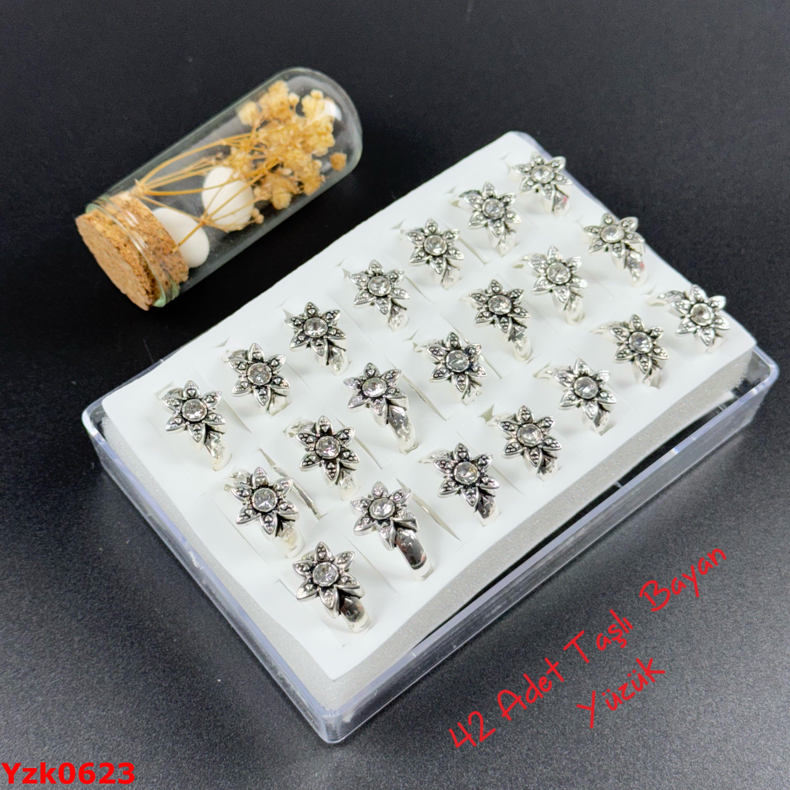 ZN-153 42li Taşlı Bayan Yüzük