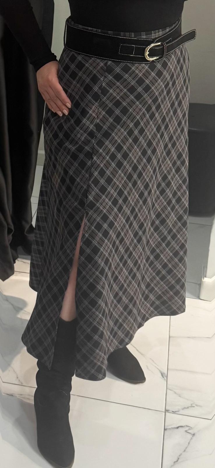 Ekoseli  Önden Yırtmaçlı Viskon Kumaş Etek