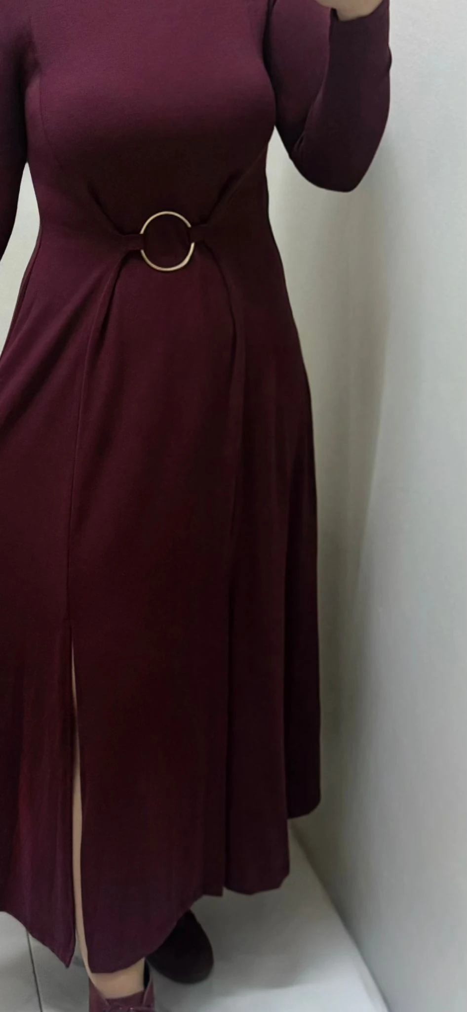 ÇİFT YIRTMAÇLI TRİKO ELBİSE