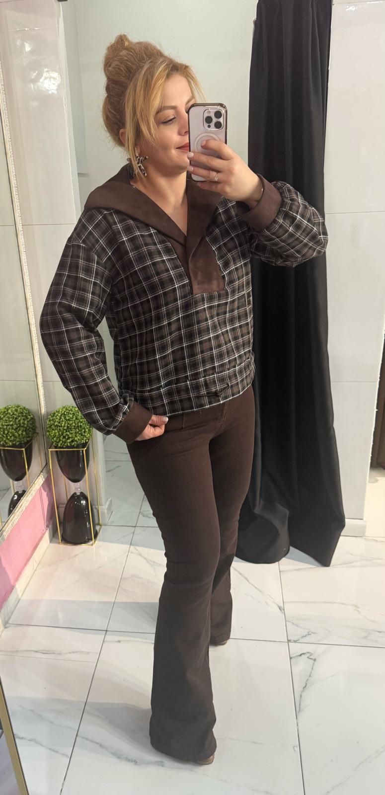 Yakası Süet Detay Alttan Büzgülü Ekoseli SWEATSHİRT