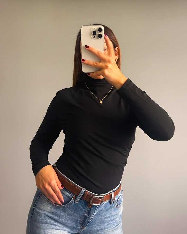 Omuz ve Bel Büzgülü Dik Yaka Bluz