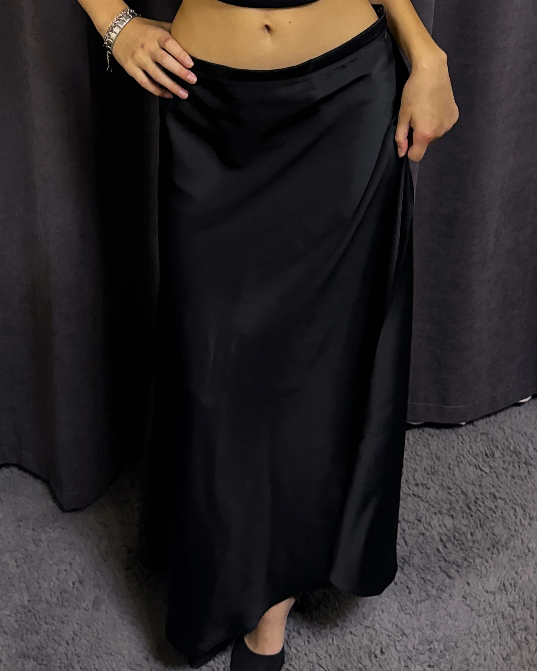 Çan Kesim Saten Etek - Siyah