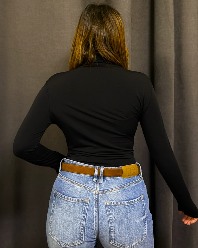 Omuz ve Bel Büzgülü Dik Yaka Bluz