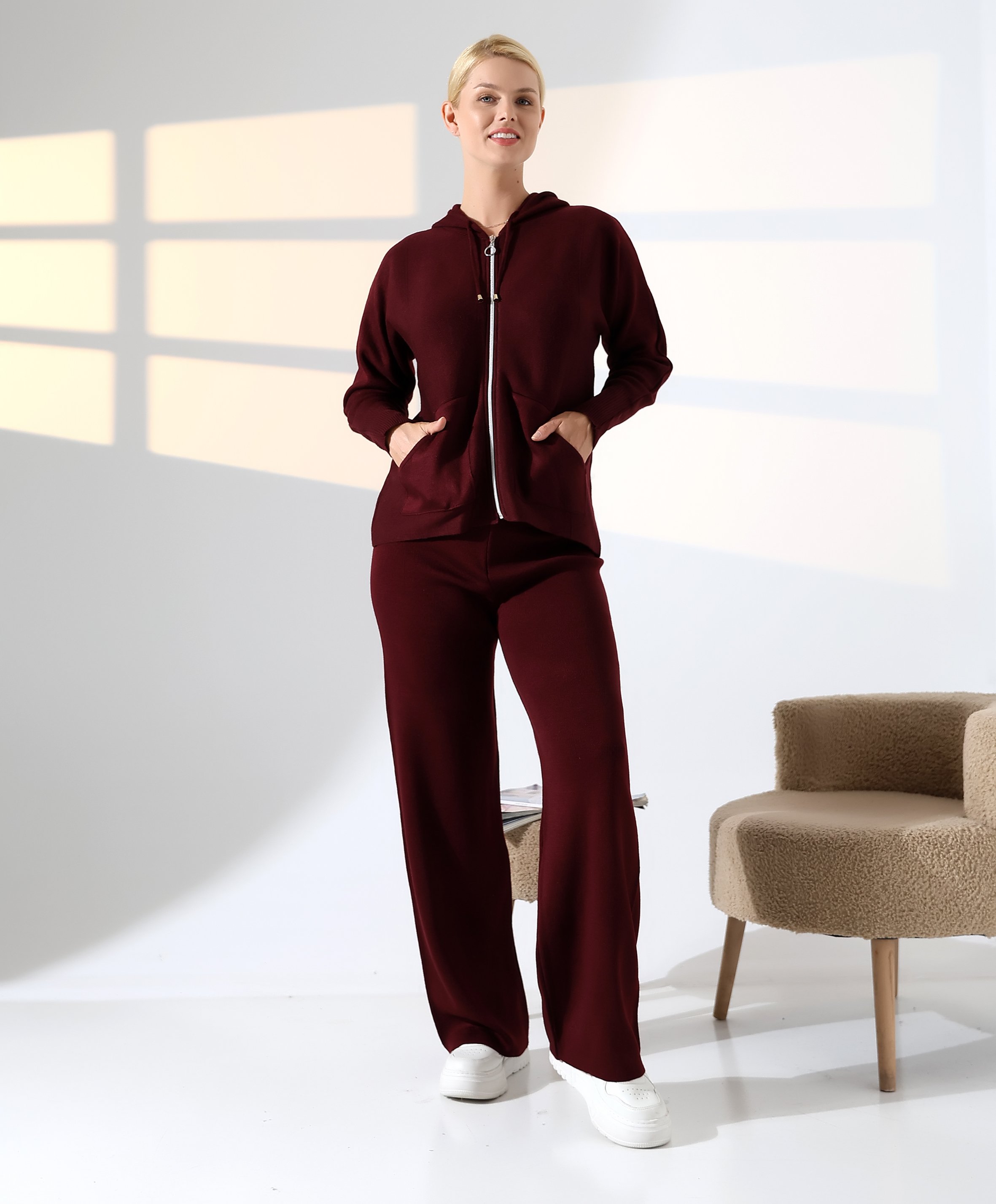 Spor Şıklığı Kapüşonlu Triko Takım - Bordo