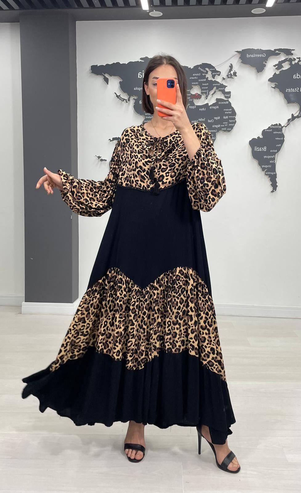 Leopar Desenli Elbise - Siyah- Kalp