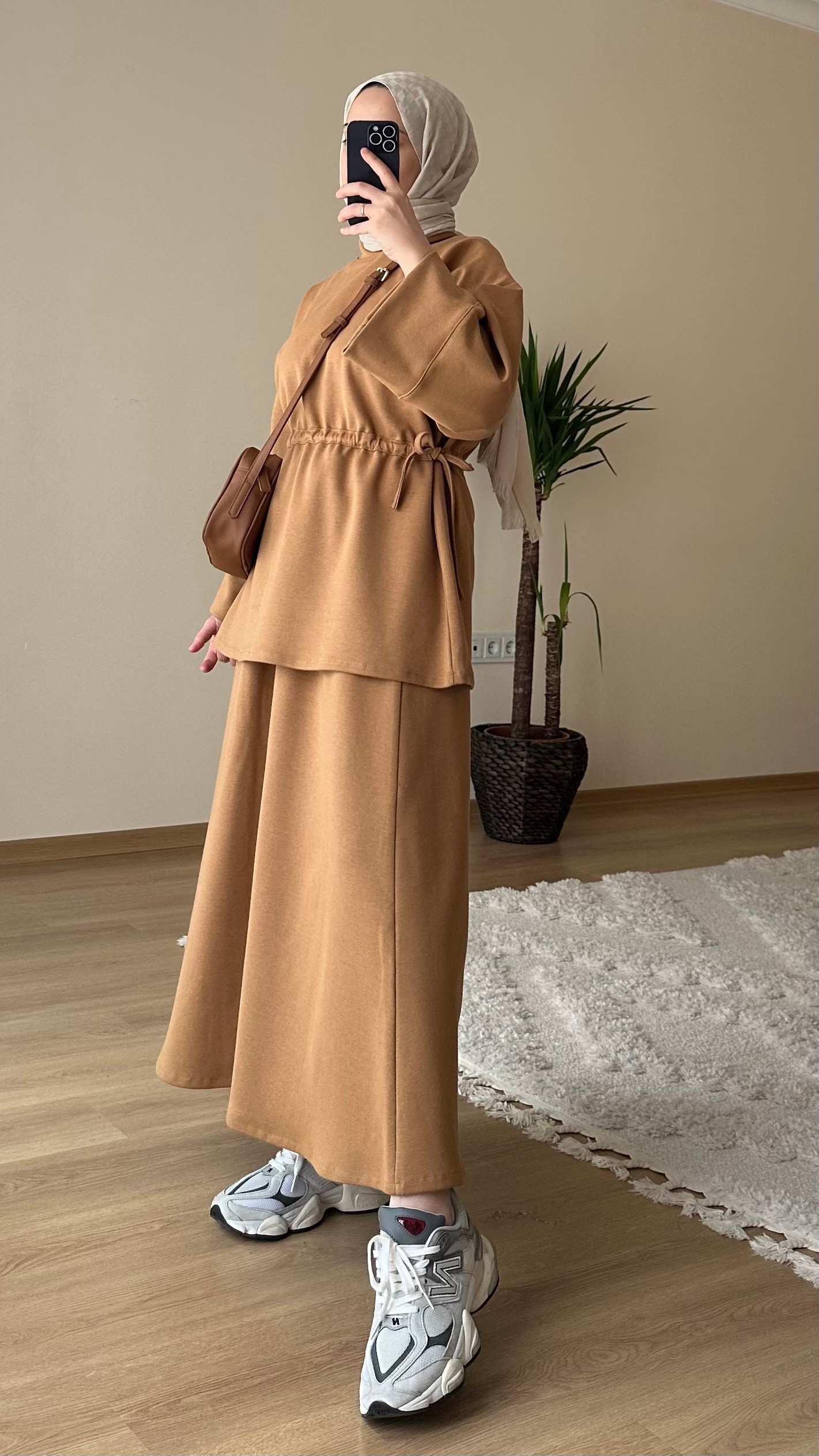BÜZGÜ BEL ETEKLİ TAKIM - CAMEL image