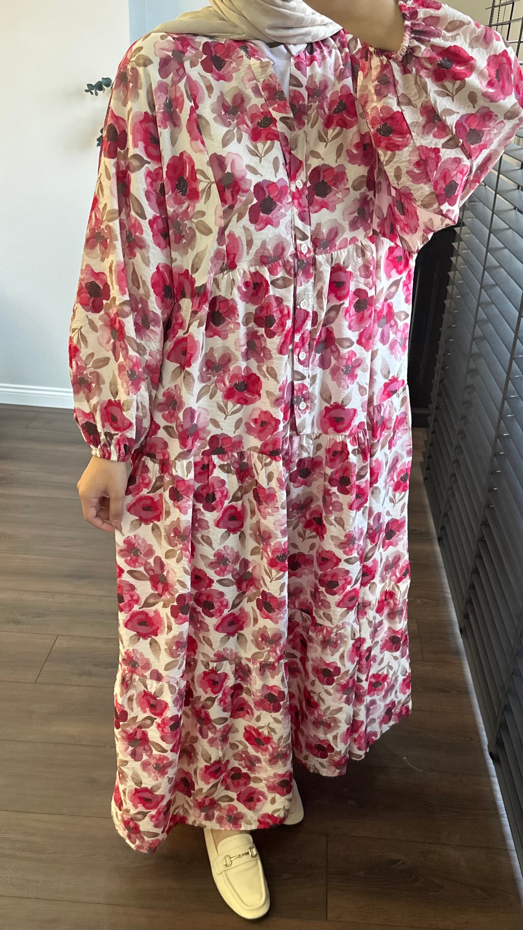 PEMBE ÇİÇEKLİ ELBİSE image