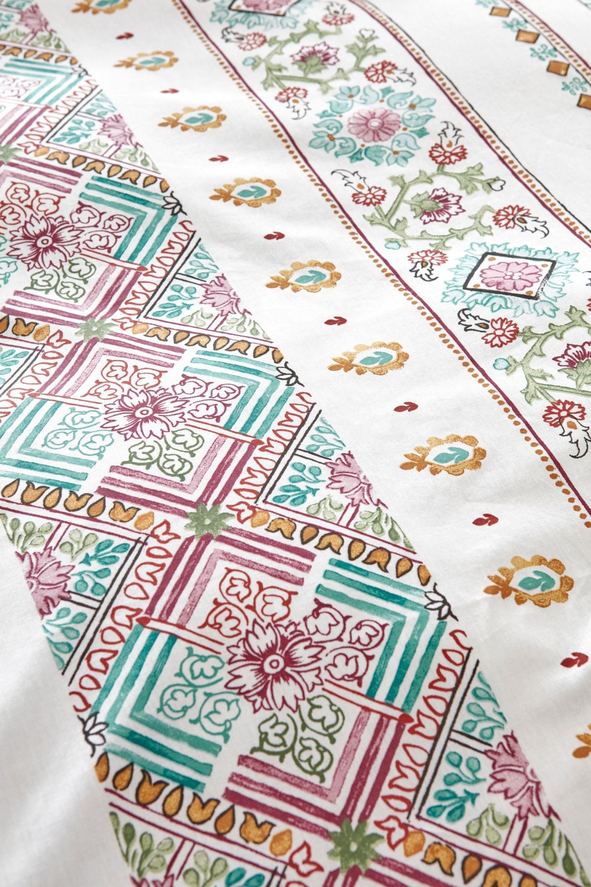 Mati %100 Pamuk Çift Kişilik Nevresim Pike Takımı Multi Color