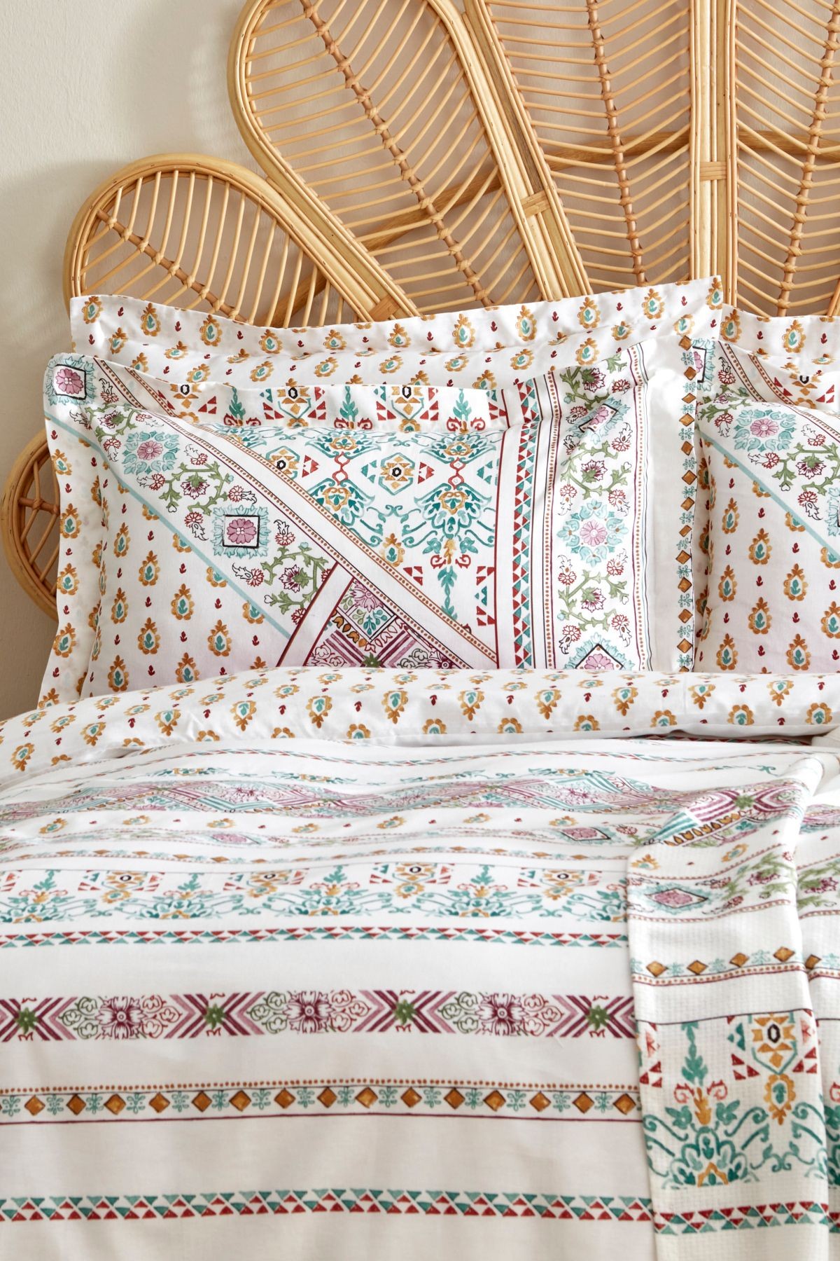 Mati %100 Pamuk Çift Kişilik Nevresim Pike Takımı Multi Color