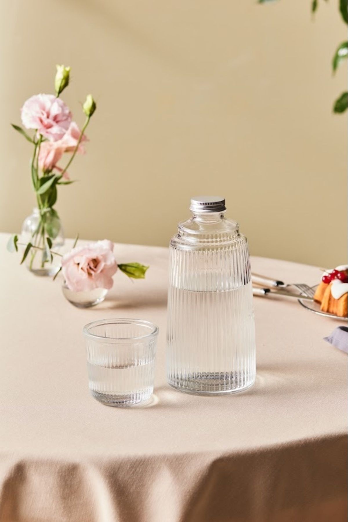 Lille Şeffaf Cam Başucu Sürahisi 1100 ml