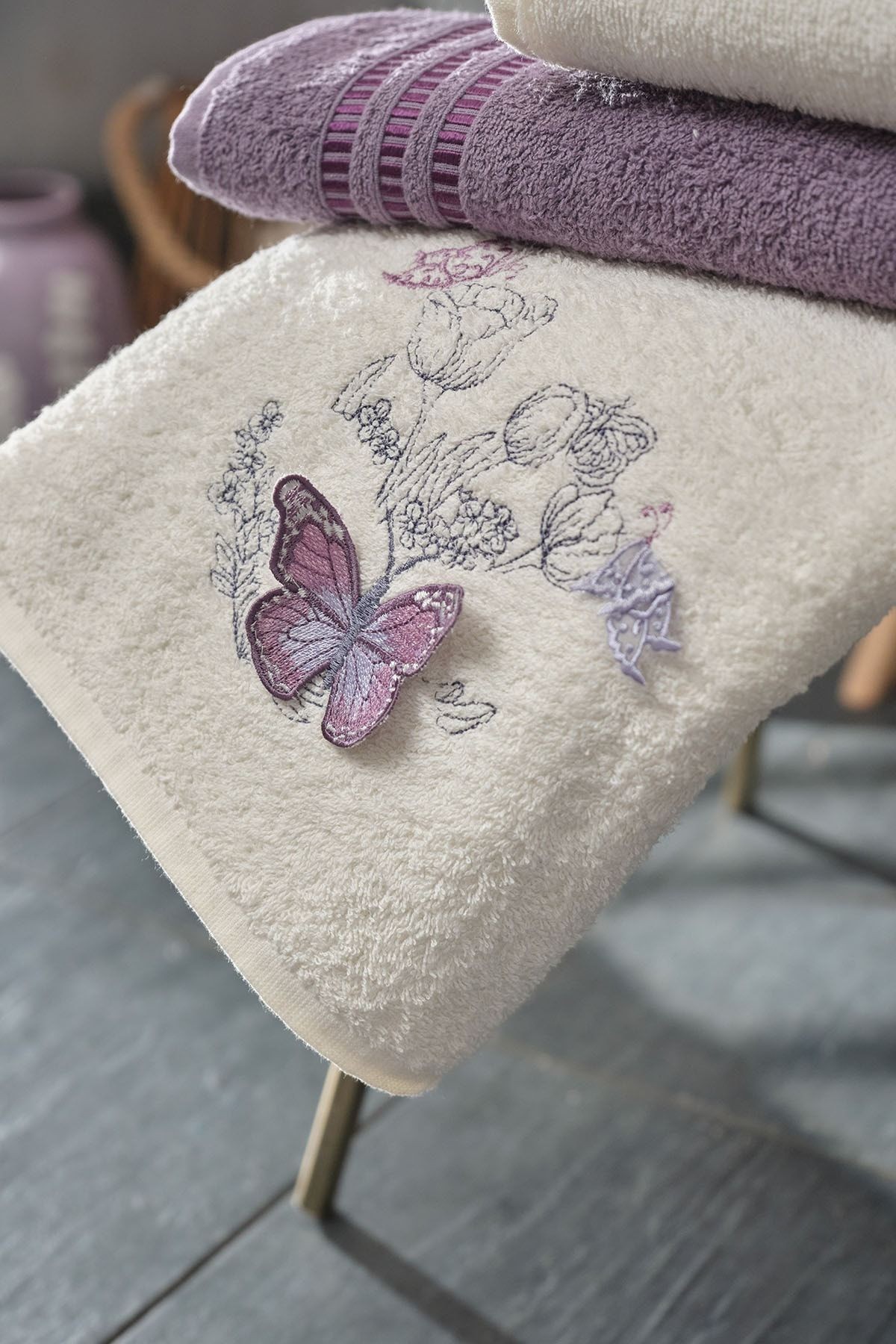 Butterfly 3d Nakışlı 6 Parça Bornoz/banyo/baş Havlusuaile Banyo Seti lila Mor