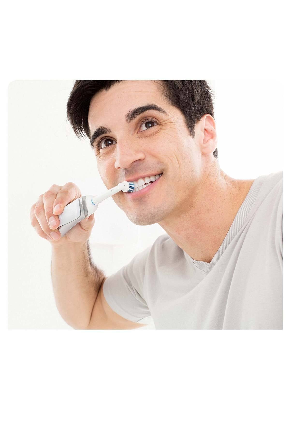 Pilli Diş Fırçası Expert Precision Clean Db04