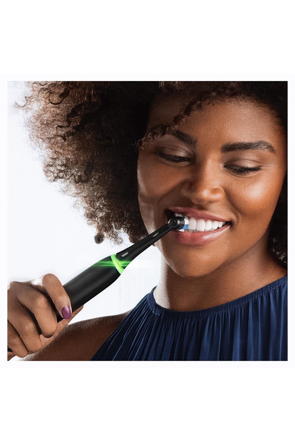 Oral-B iO 4 Siyah Şarjlı Diş Fırçası