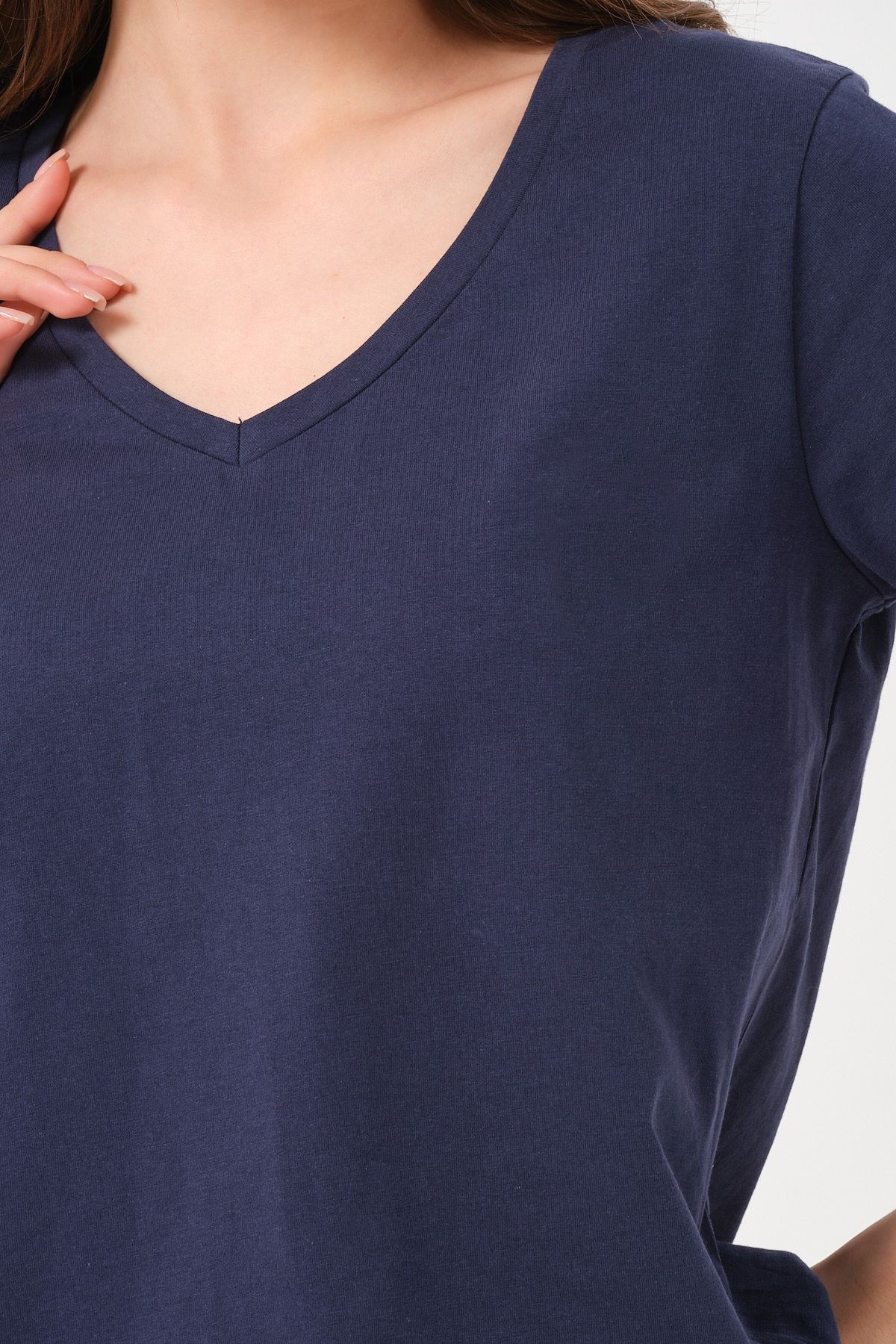 Kadın Bej V Yaka T-Shirt - lacivert
