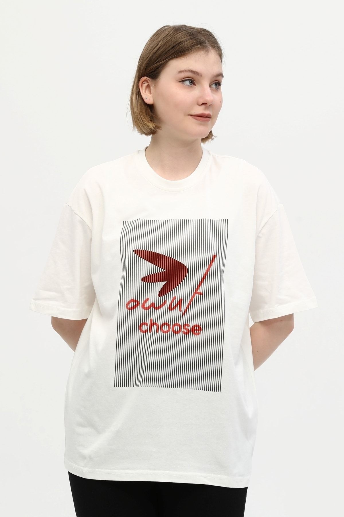 Kadın Relaxed/Rahat Kesim Bisiklet Yaka Kısa Kollu Yazı Baskılı %100 Pamuk T-Shirt