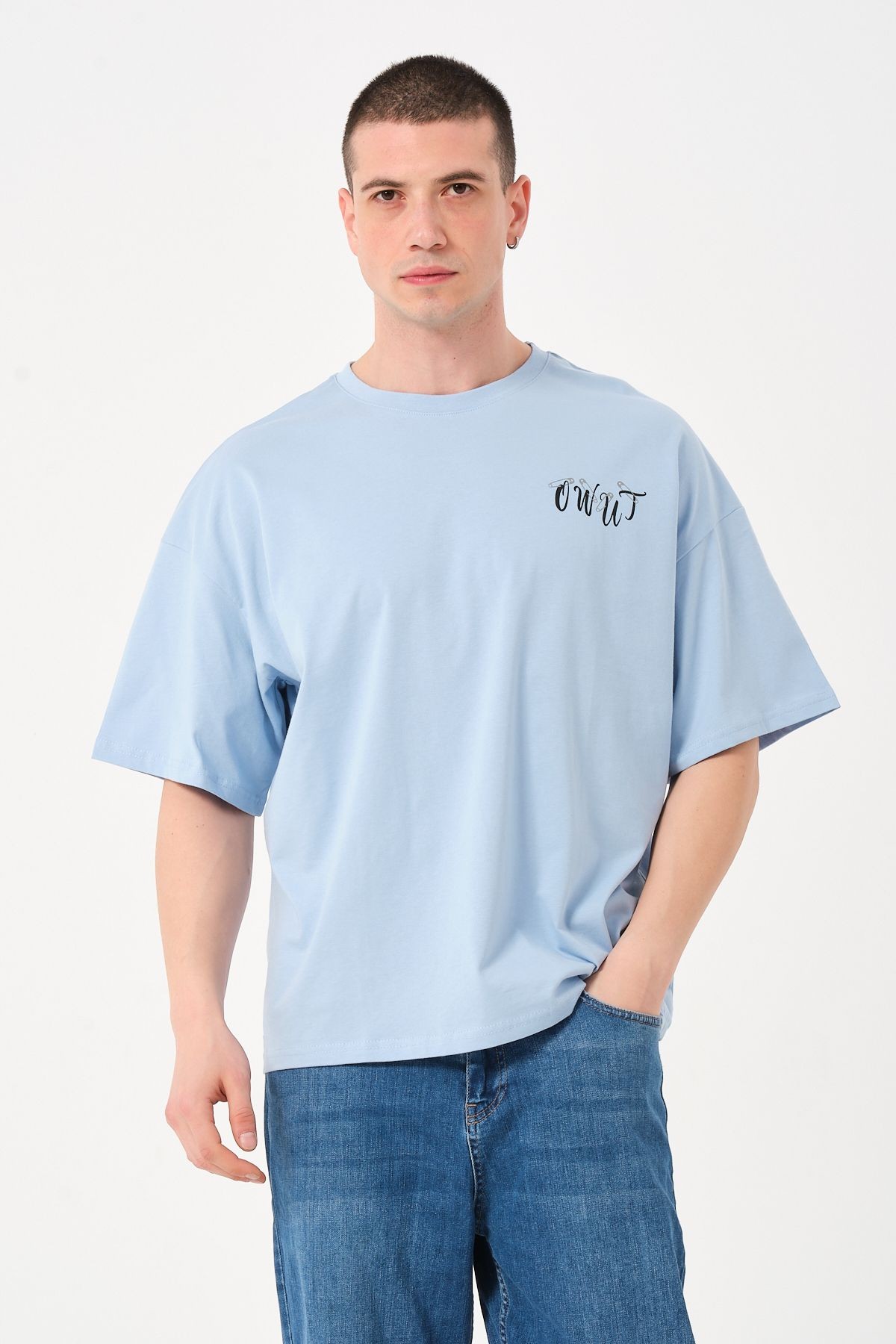 Erkek Açık Mavi Bisiklet Yaka Göğüs Baskı Detaylı Oversize T-shirt