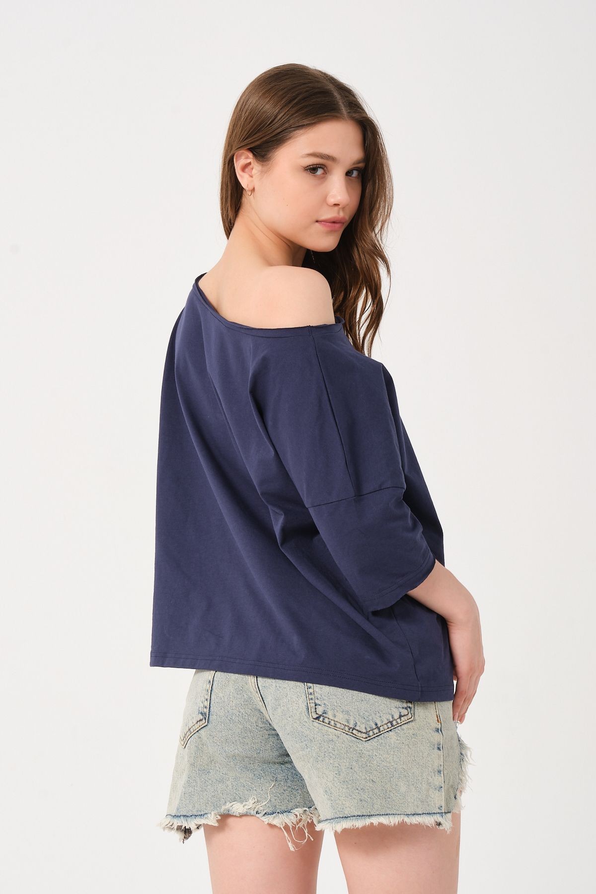 Kadın Bej Düşük Omuz T-shirt - lacivert