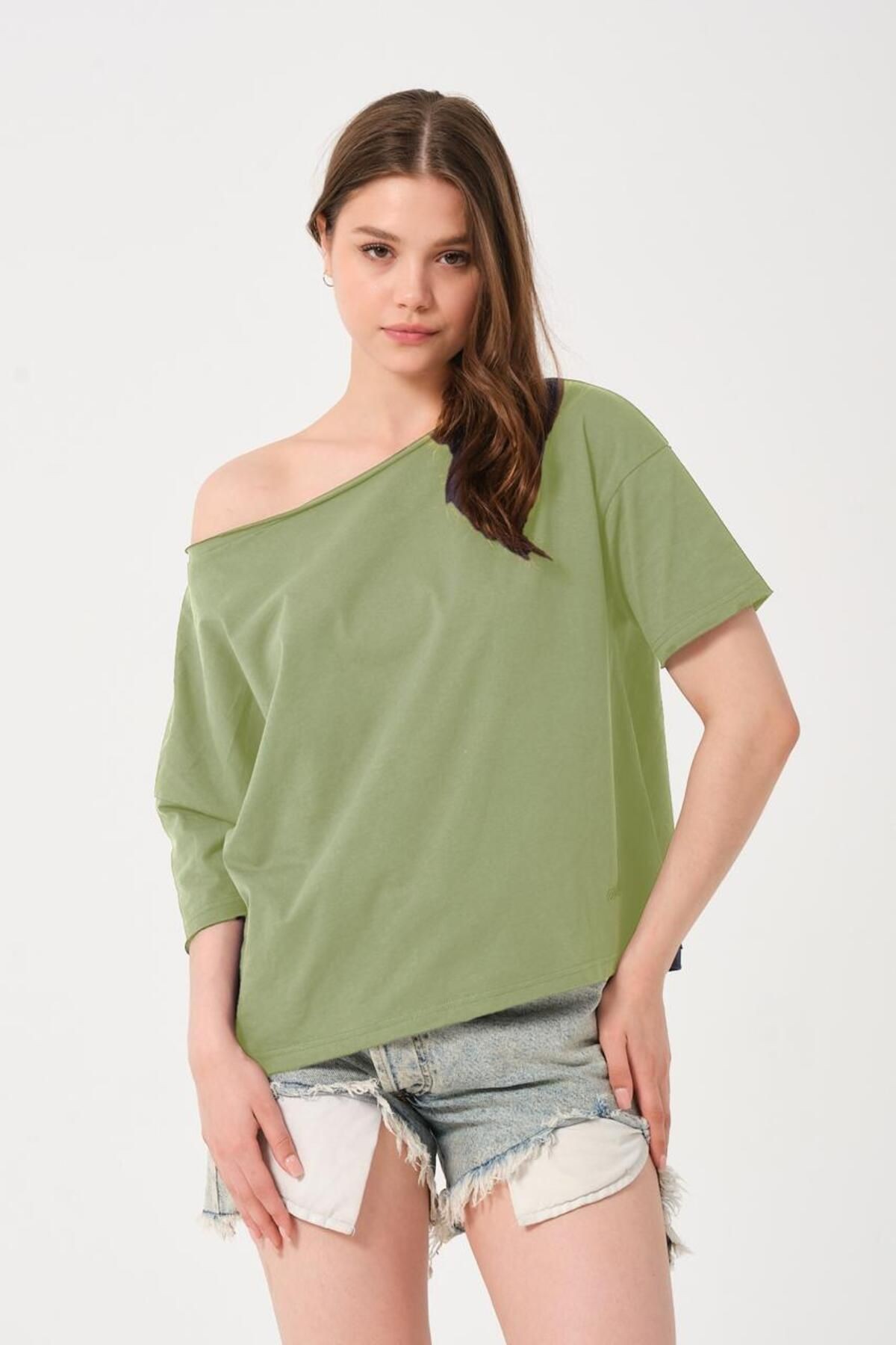 Kadın Bej Düşük Omuz T-shirt - haki