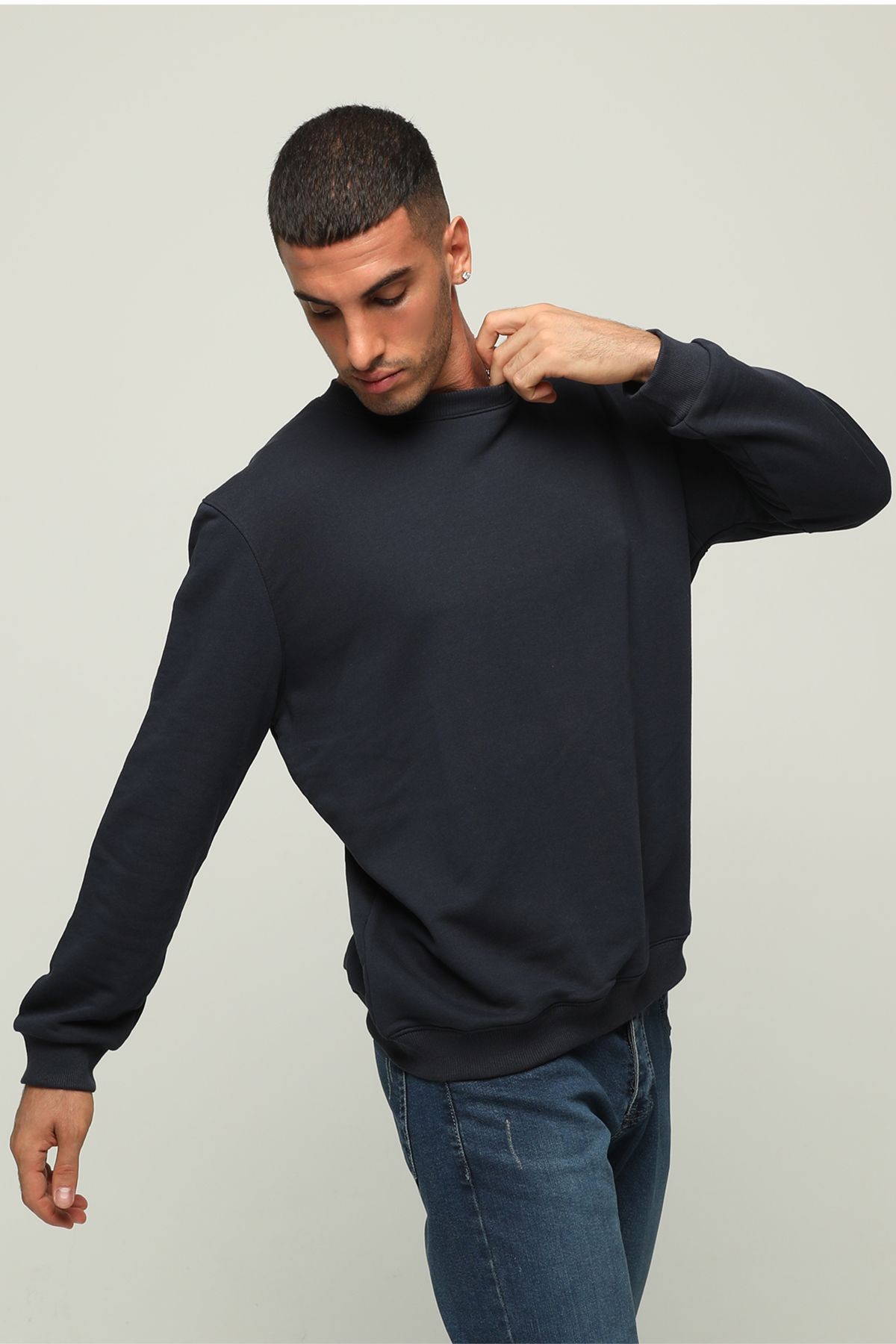 Erkek Regular Fit Uzun Kollu Bisiklet Yaka Sweatshirt