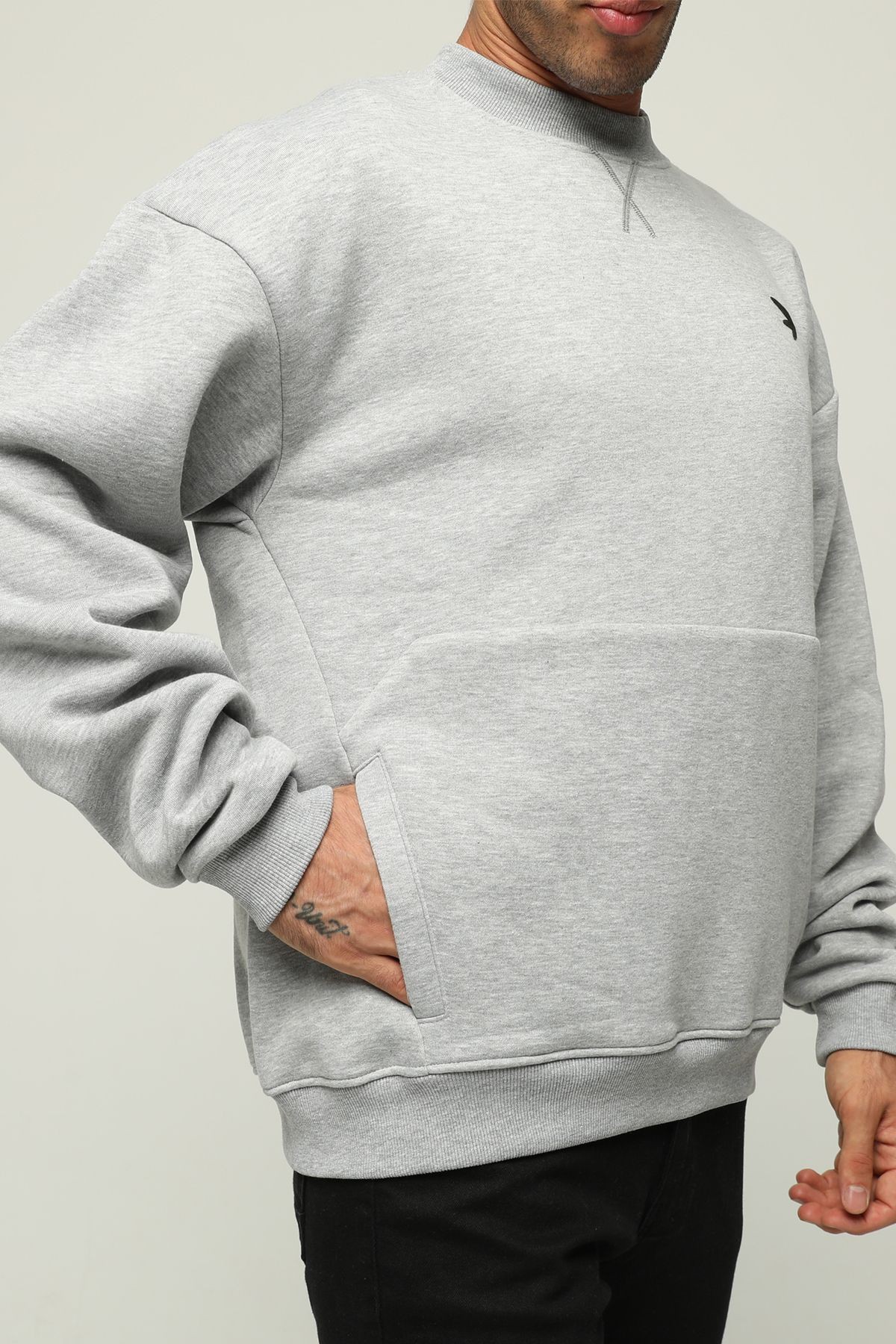 Oversize Kanguru Cepli Bisiklet Yaka Sırt Detaylı Sweatshirt