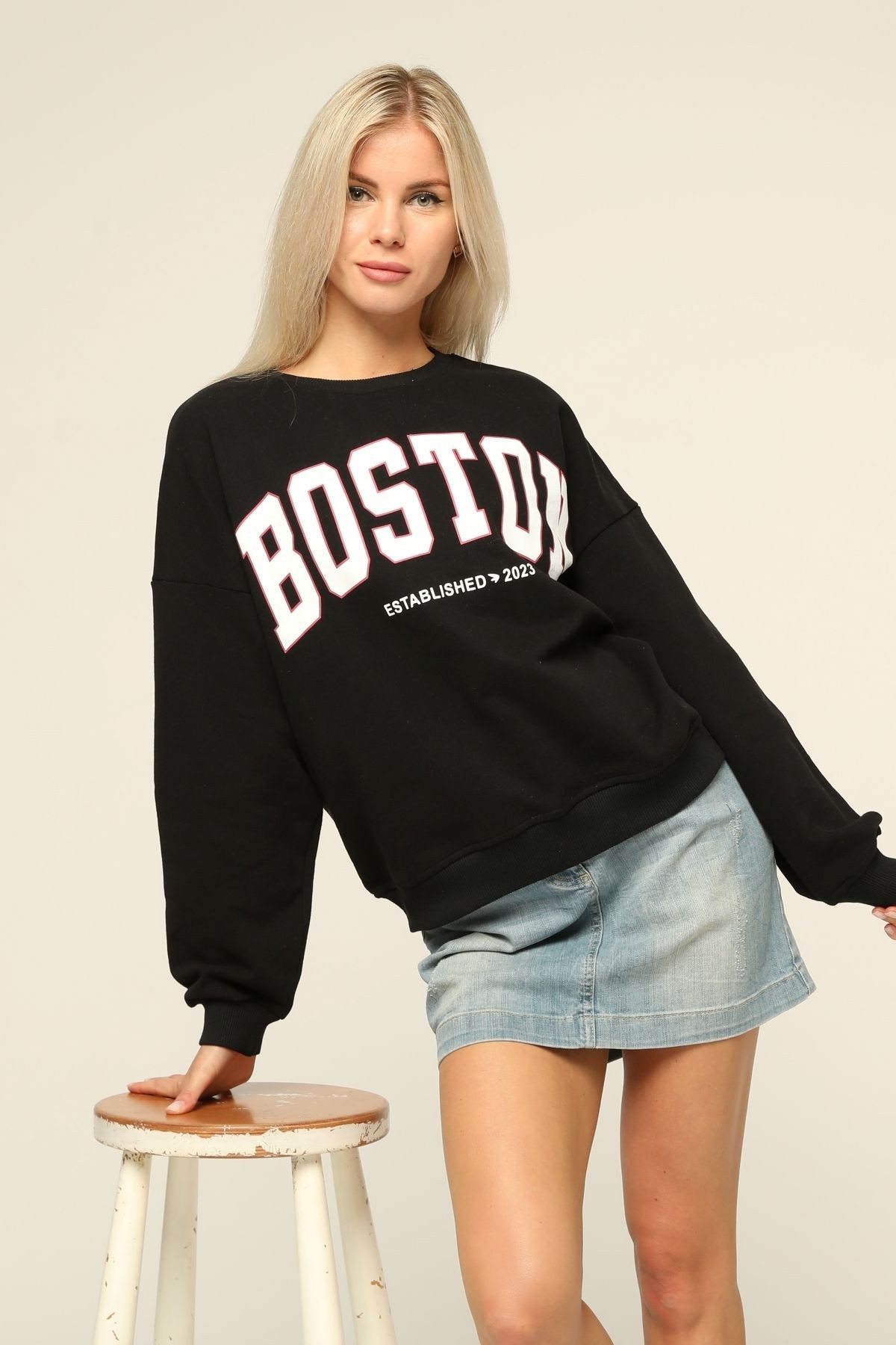 Kadın Baskı Detaylı Siyah Bisiklet Yaka Sweatshirt