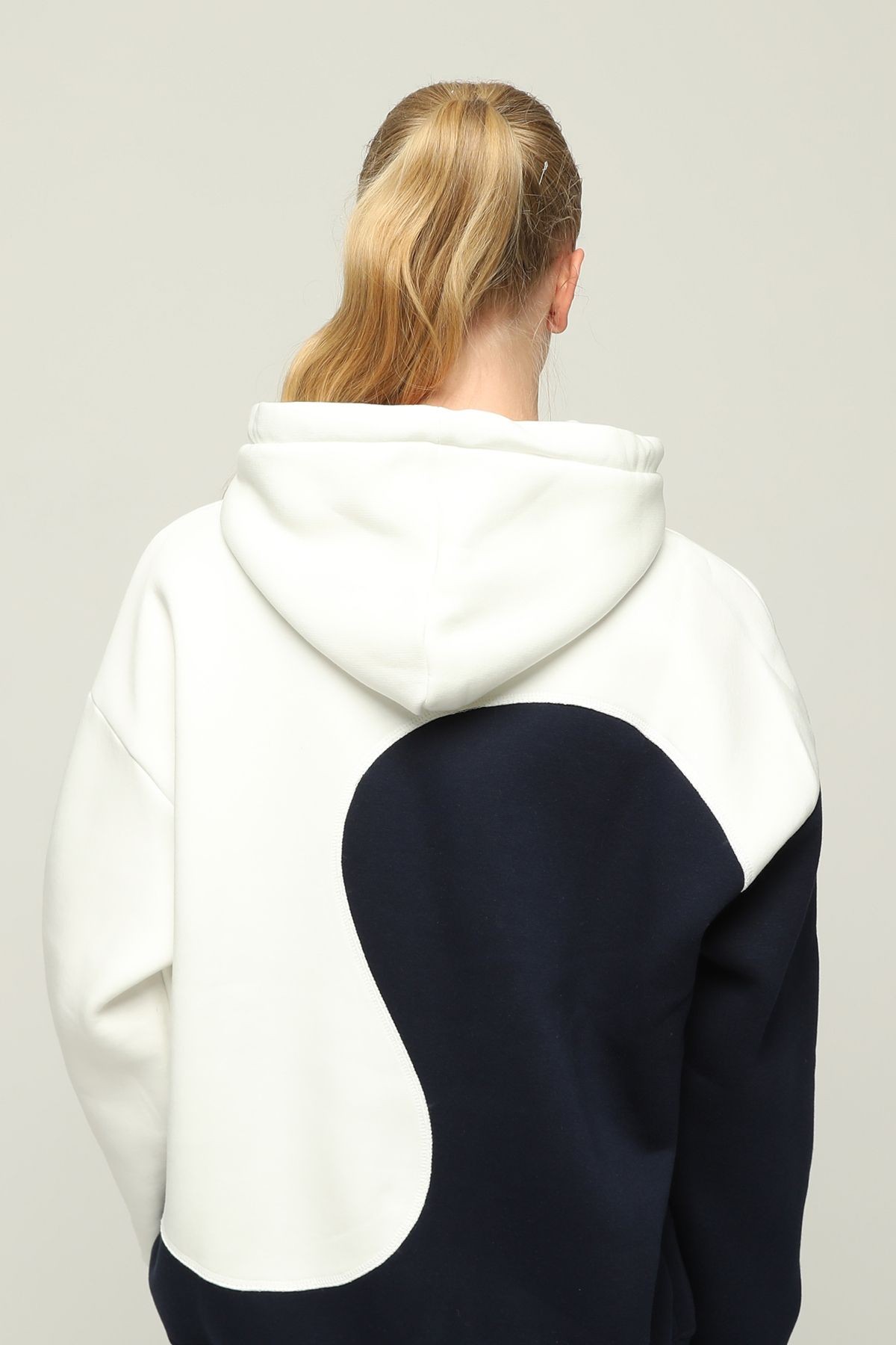 Kadın Oversize Kapüşonlu Sweatshirt