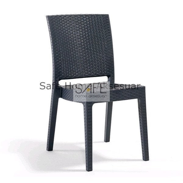 Nice Rattan Sandalye