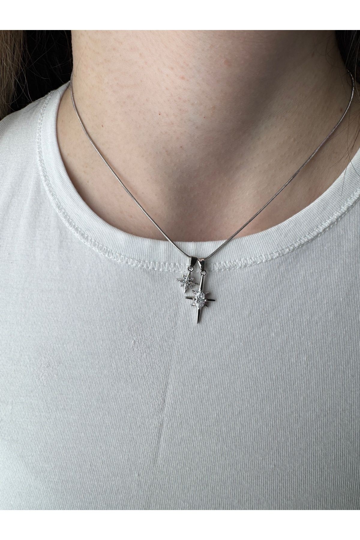 Minimalist Çelik Çift Yıldız Kadın Kolye Modeli