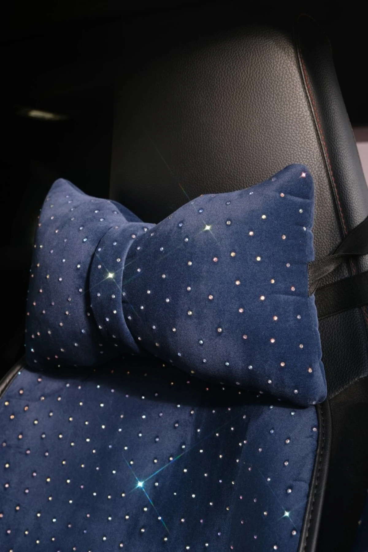 Süet Taş İşlemeli Boyun Yastığı