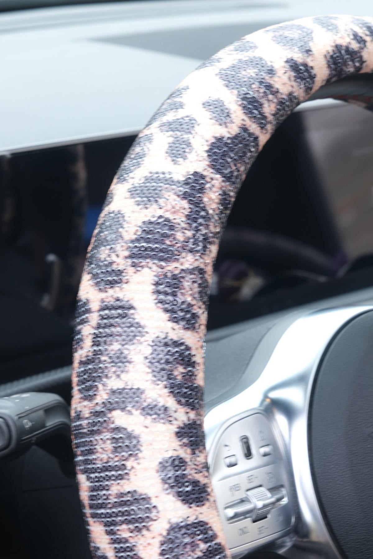Pullu Leopar Direksiyon Kılıfı