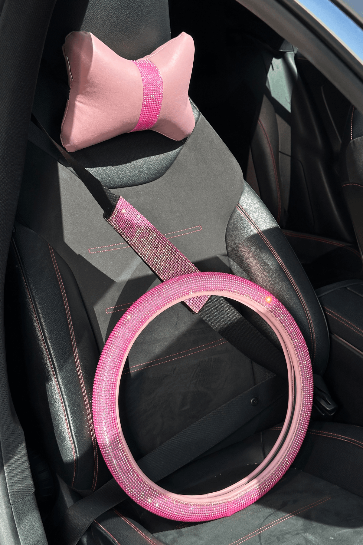 Pembe Yastık Kılıfı Pembe Taş Görünüm Dik Şeritli