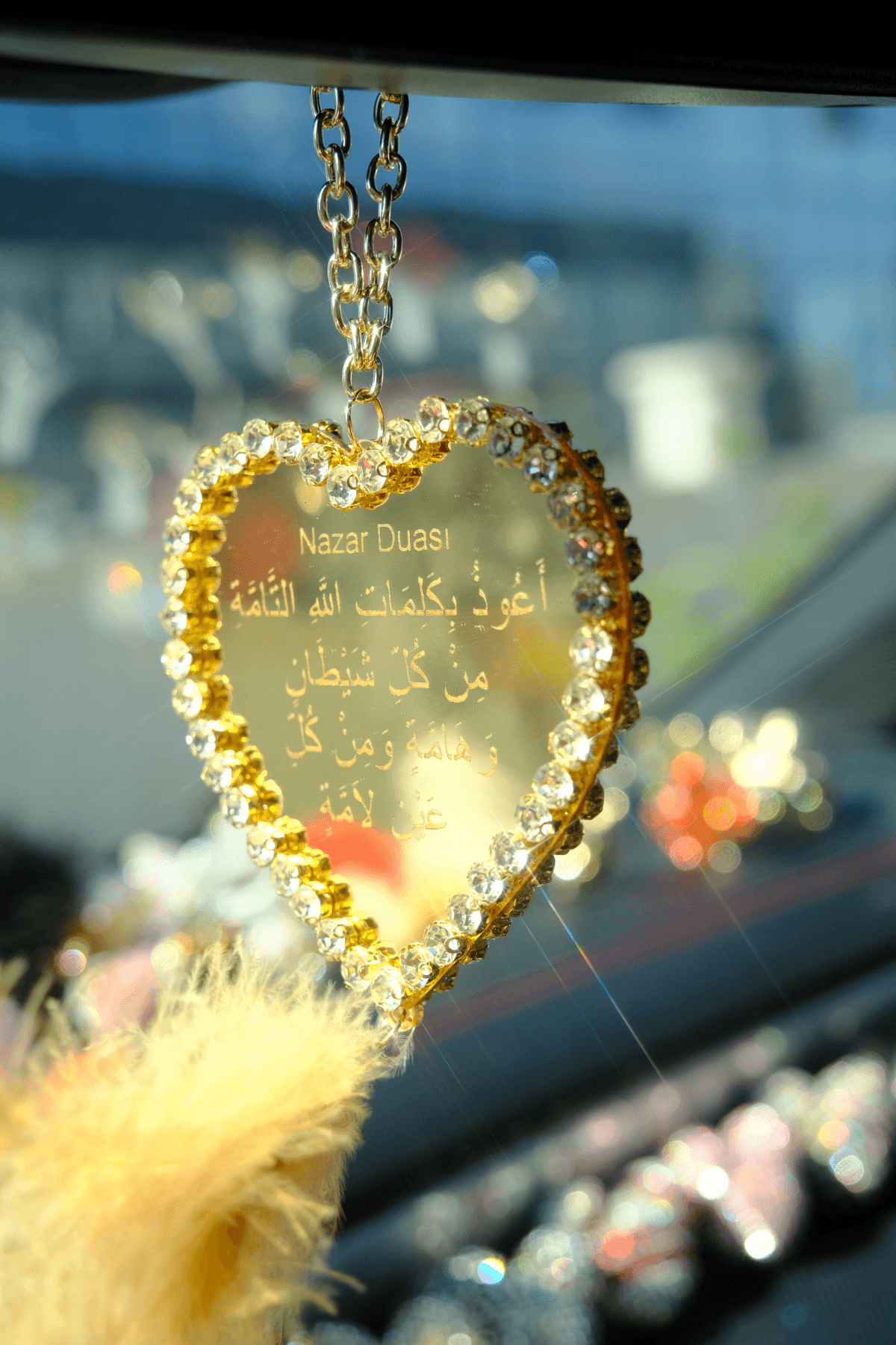 Gold Kazıma Kalp Düşkapanı Dikiz Süsü Tüy Seçenekli 